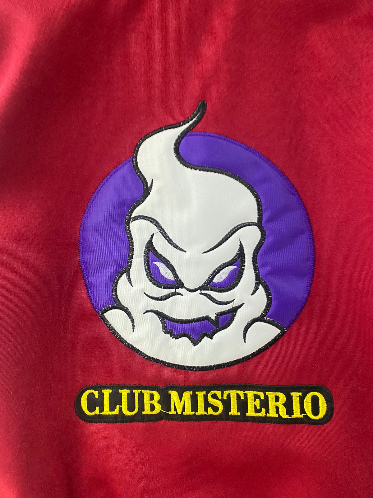 Chamarra Roja Bordada Club Misterio Fede Vigevani